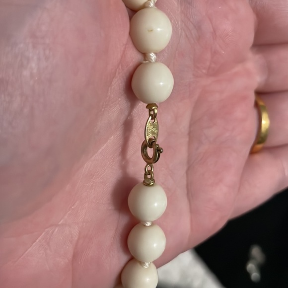Trifari Vintage Pearl Necklace - Picture 7 of 9